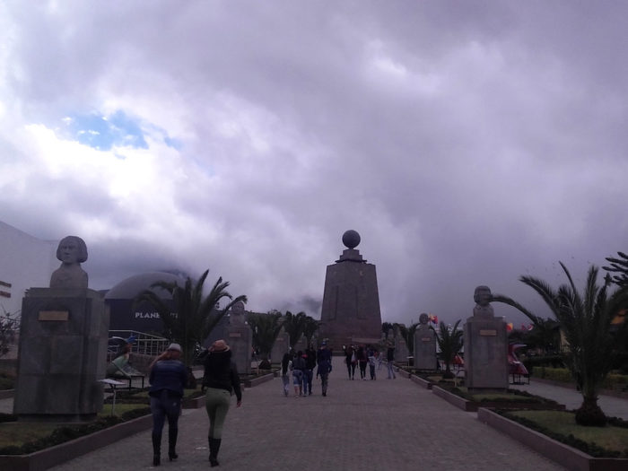 mitad del mundo entry pathway
