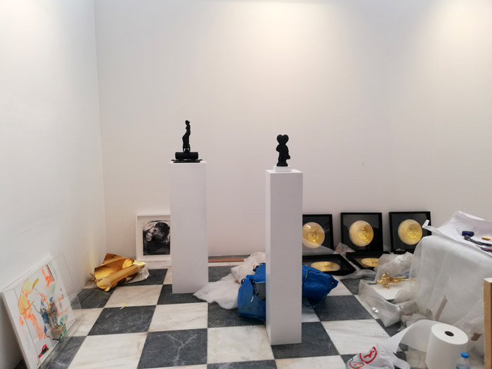 gallery booth set up