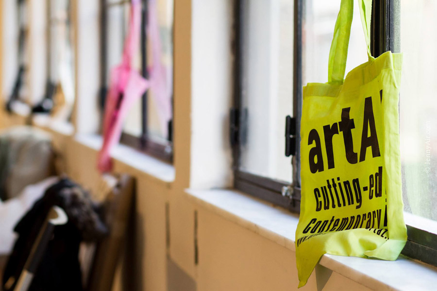 artAZ tote bag in lime