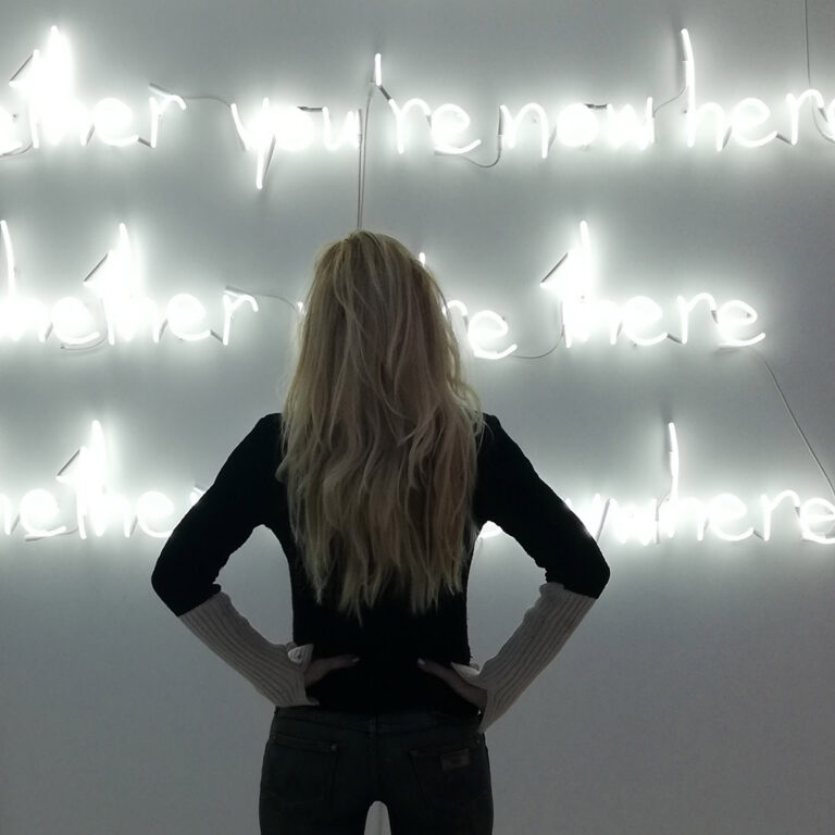 Alexandra Kollaros Anna Fafaliou neon art Zoumboulakis